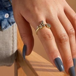 Adjustable Flower Ring 🌸